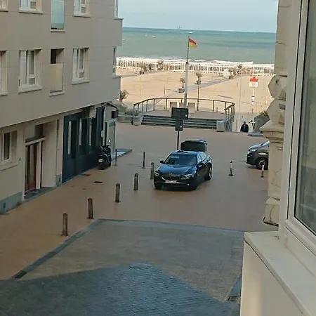 Studio Direct Aan Het Hoofdstrand Van - Naast Casino * Ostende
