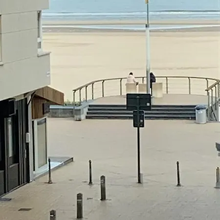 Studio Direct Aan Het Hoofdstrand Van - Naast Casino 아파트 *